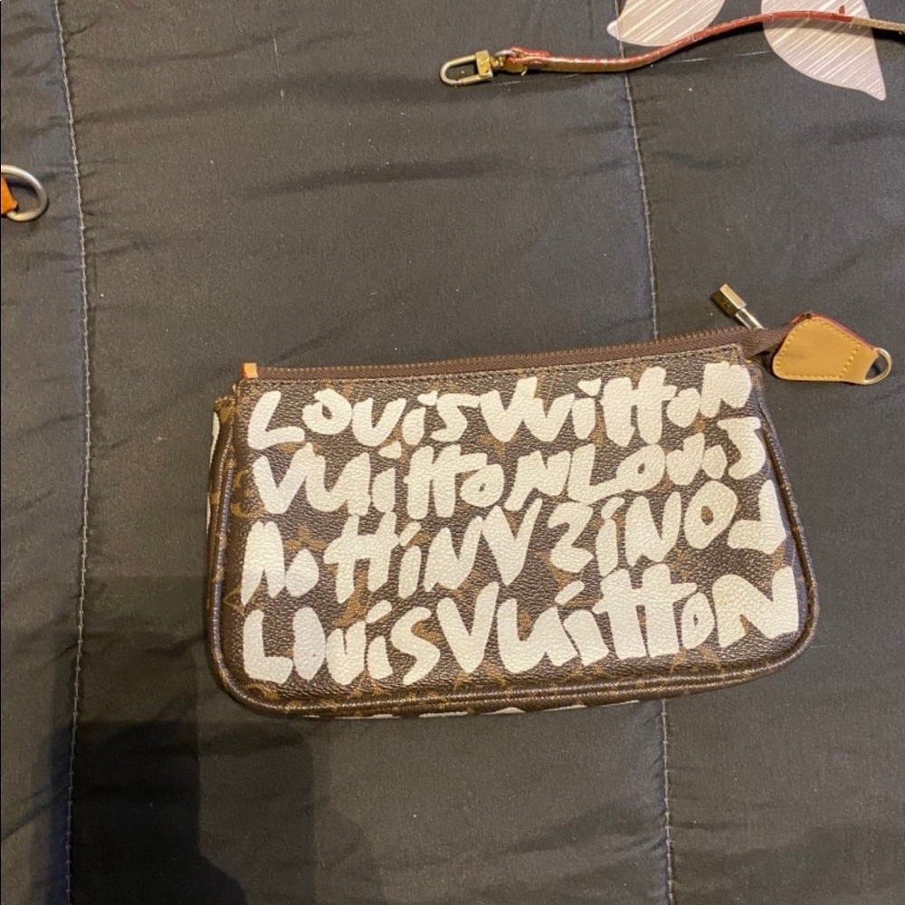 Louis Vuitton purse